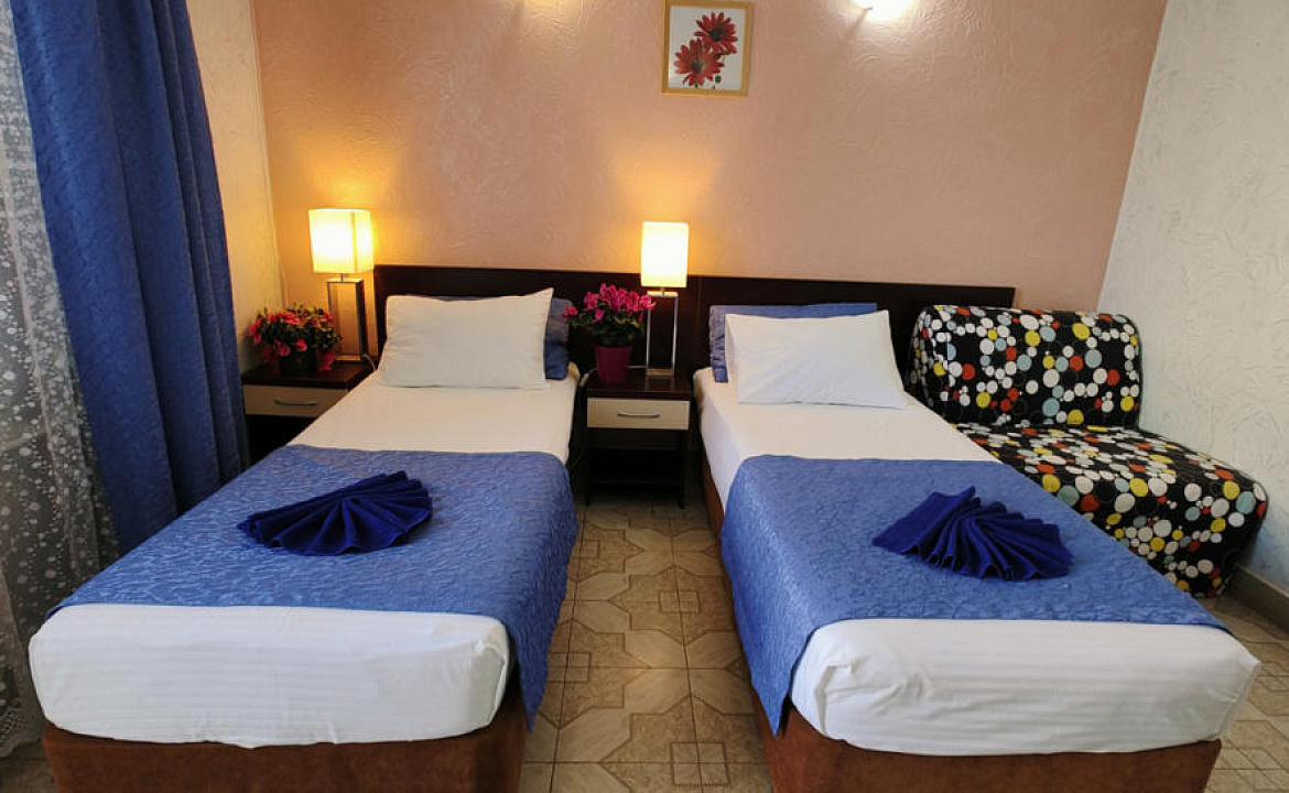 Стандарт» 2-х местный с балконом. Отель "Бавария". Витязево