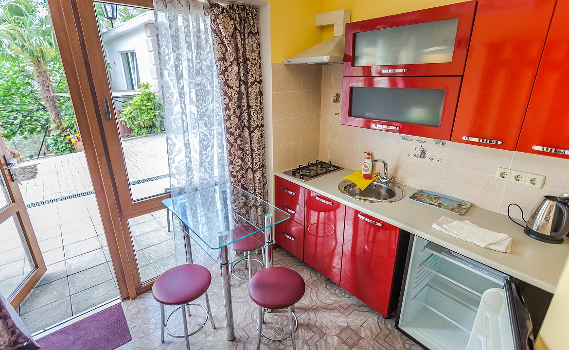 1к стандарт до 3х человек. Гостевой дом Пролетарская 12. Гурзуф