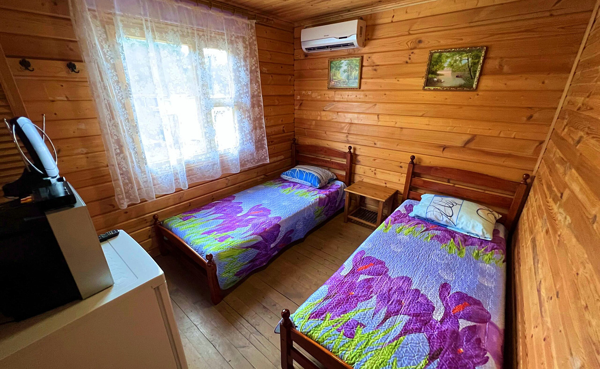 Двухместный номер «ЭКОНОМ». Гостевой комплекс «Солнышно». Кабардинка