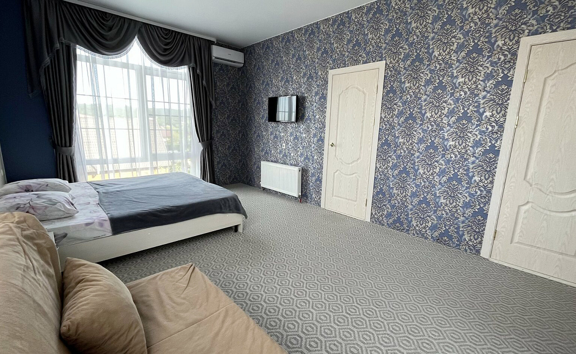 Апартаменты на 4-х человек с балконом. Гостевой дом "МЕЛИС". Дивноморское