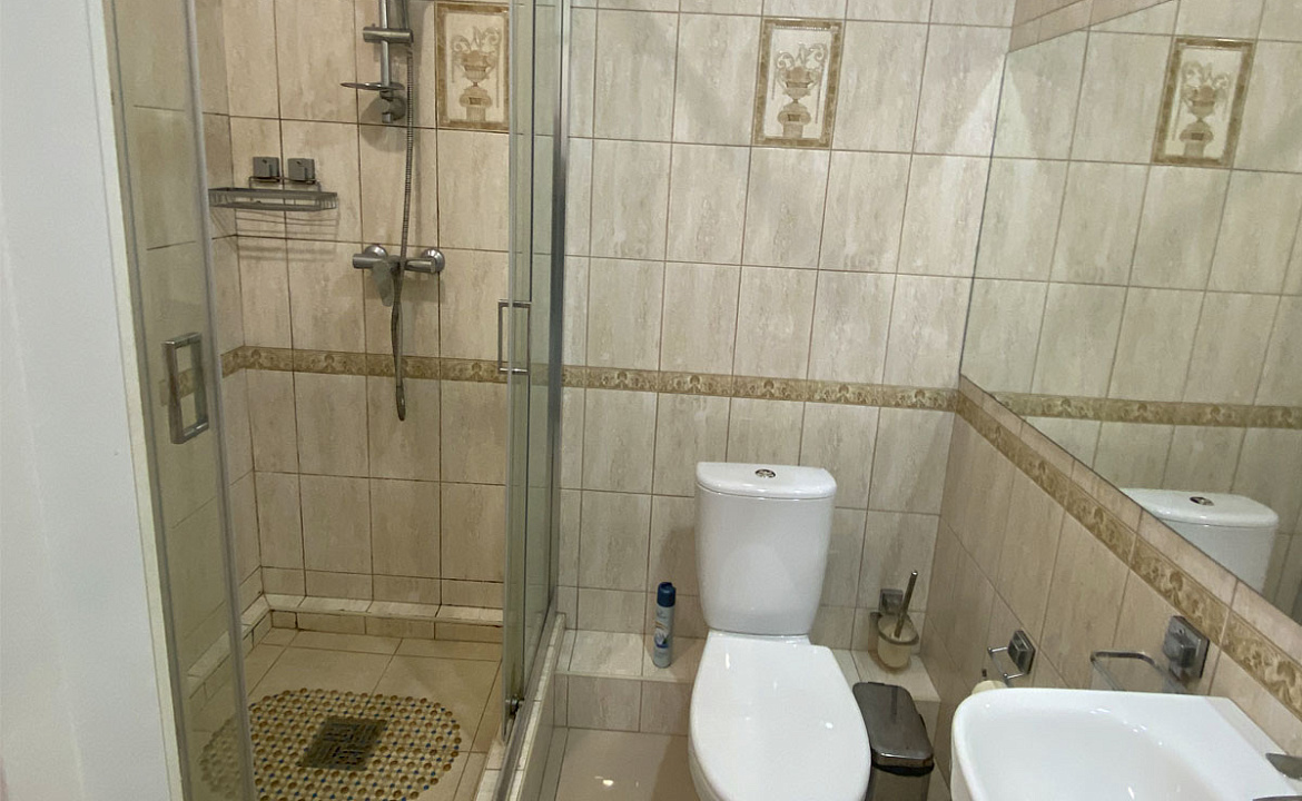 2-х местный номер «Улучшенный» с двуспальной кроватью. Отель «Эра». Анапа