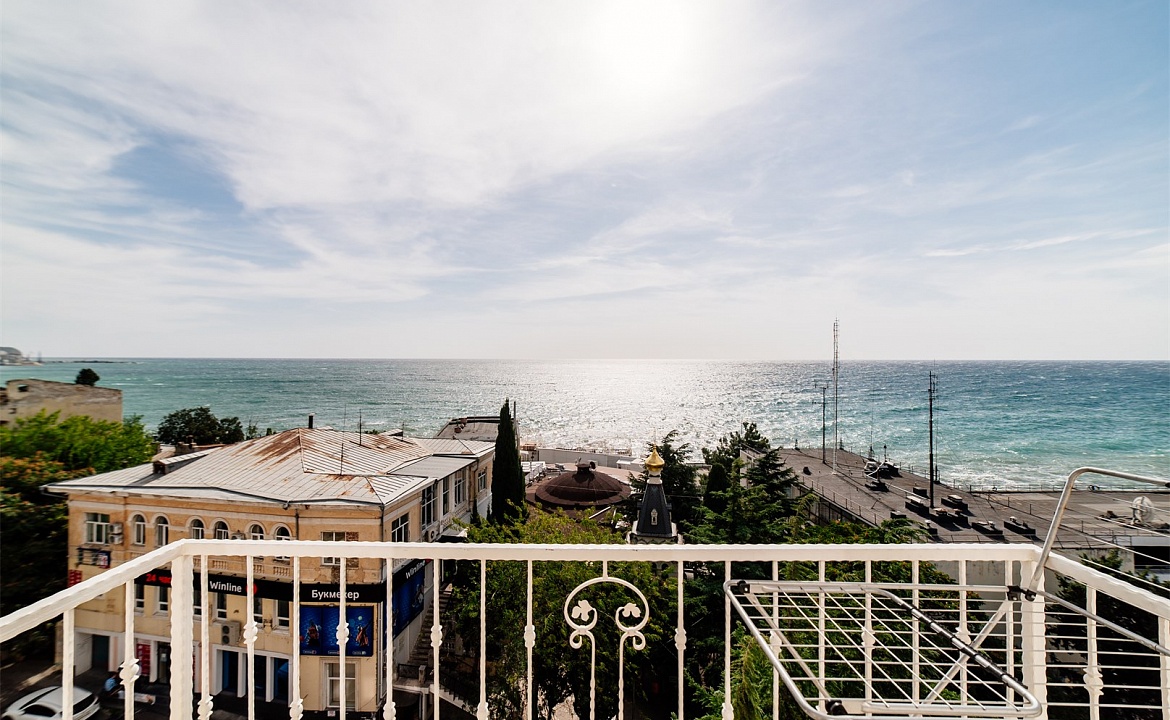 De Luxe. Отель "Бристоль". Ялта