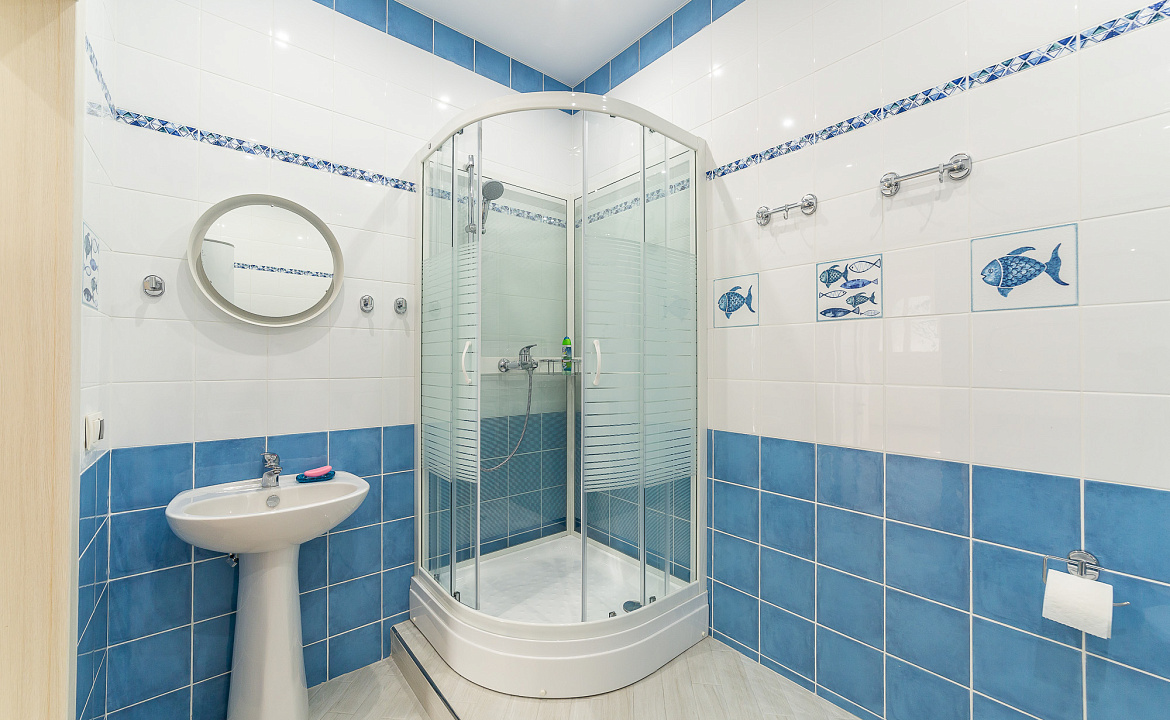 4 комнатная квартира в центре Сочи рядом с пляжем Ривьера. Уютные Квартиры в центре Сочи рядом с крупнейшим пляжным комплексом Ривьера. Сочи