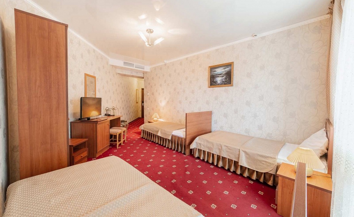 3-Х МЕСТНЫЙ «СТАНДАРТ». Отель "Плаза". Анапа