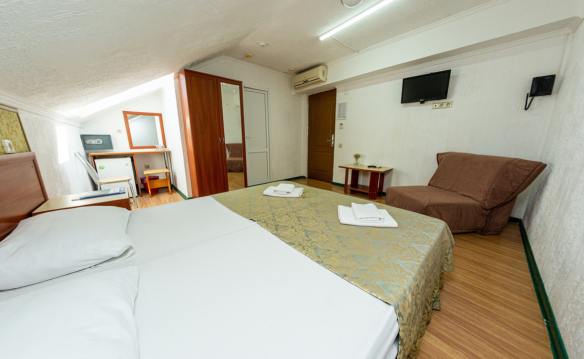 Двухместный Стандарт (мансарда). Отель Анапа Патио. Анапа