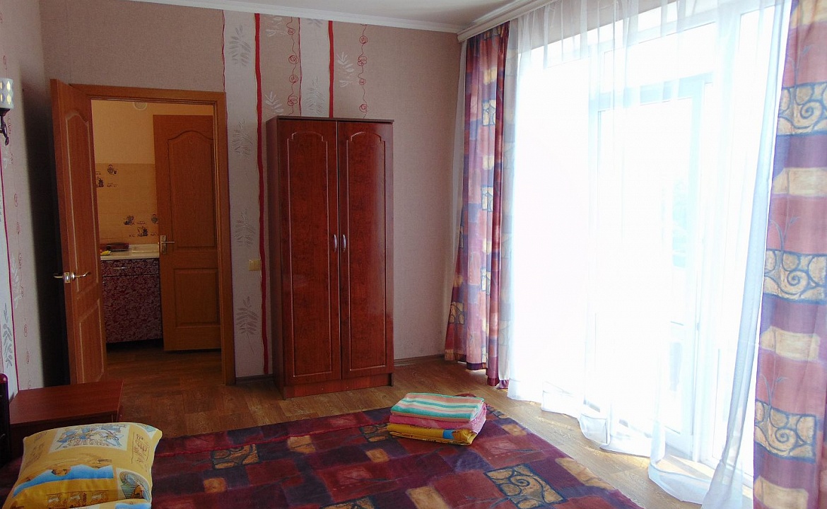 Четырехместная двухкомнатная студия 