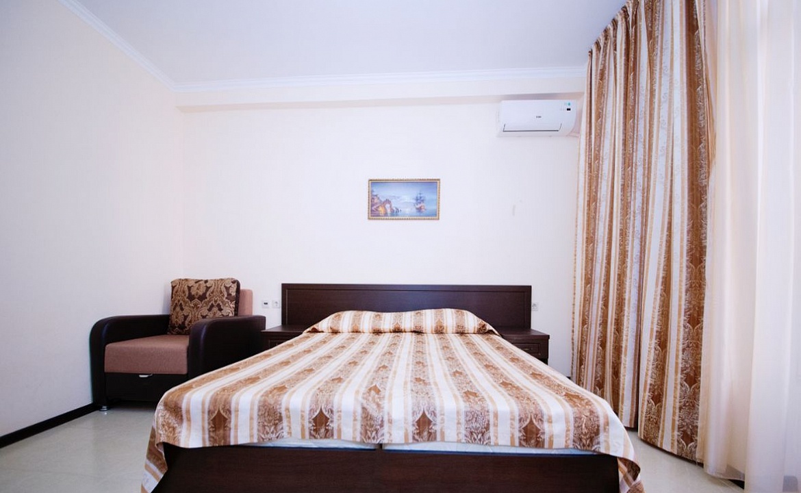 НОМЕР 4-х местный Полулюкс. Гостевой дом «У моря» Витязево. Витязево