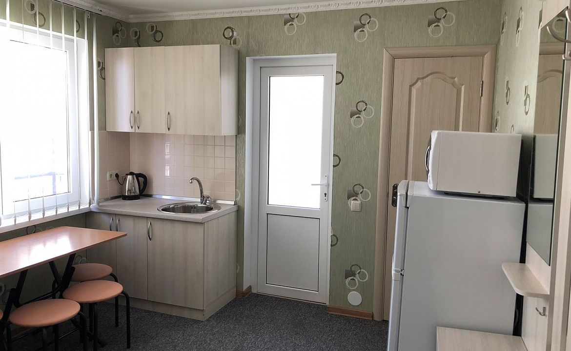 Четырехместный с мини-кухней и балконом. Гостевой дом АнНи. Гаспра