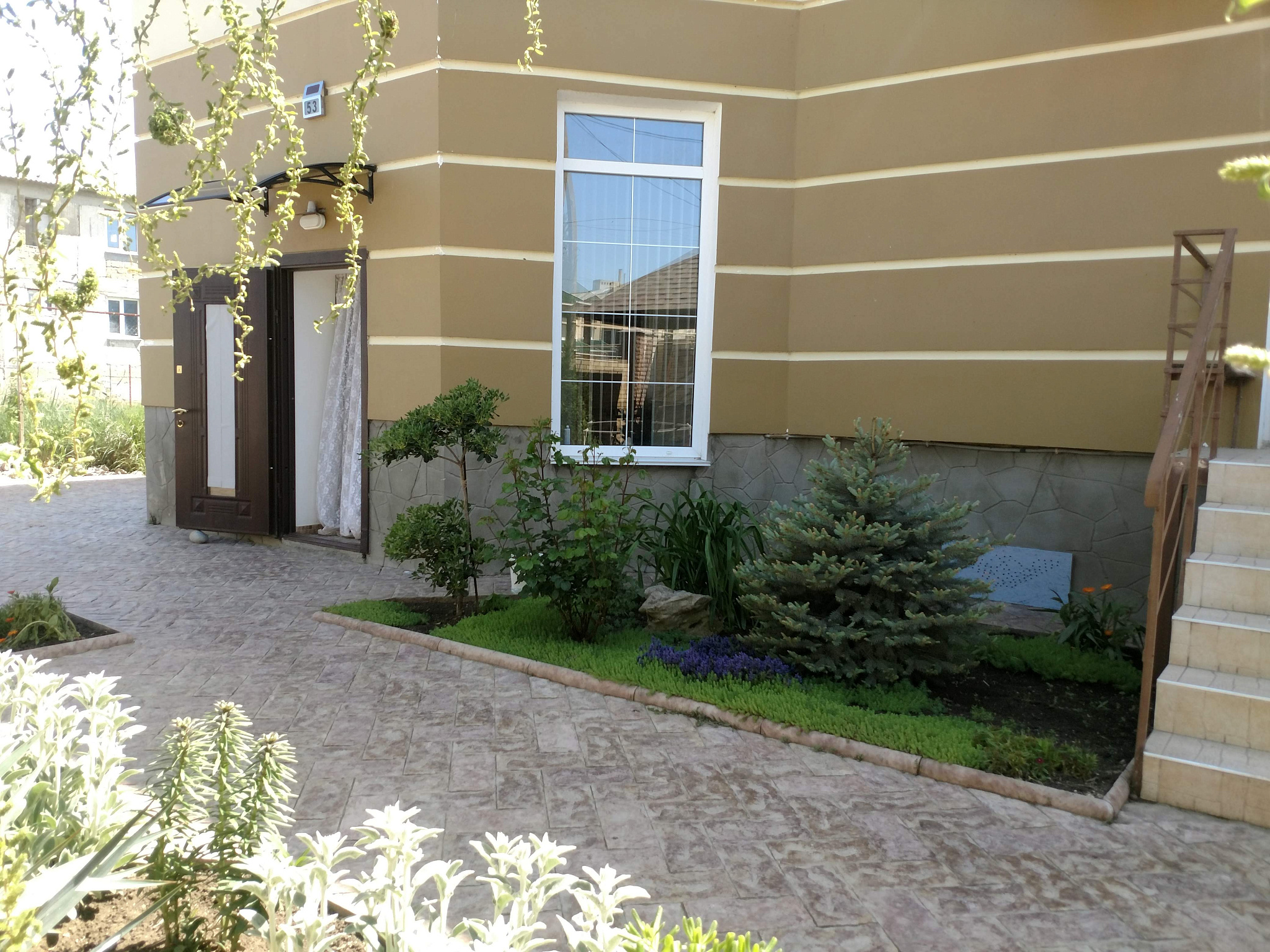 . Гостевой дом «Ларимар». Береговое