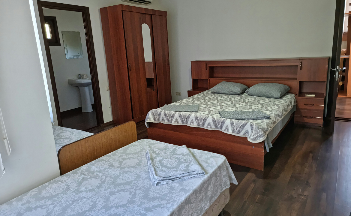 4х местный номер на 1 этаже. Гостевой дом "Цитрус". Цандрипш