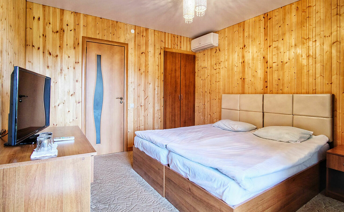 Двухместный стандарт корпус 3. Отель "Эко-Папа". Гудаута