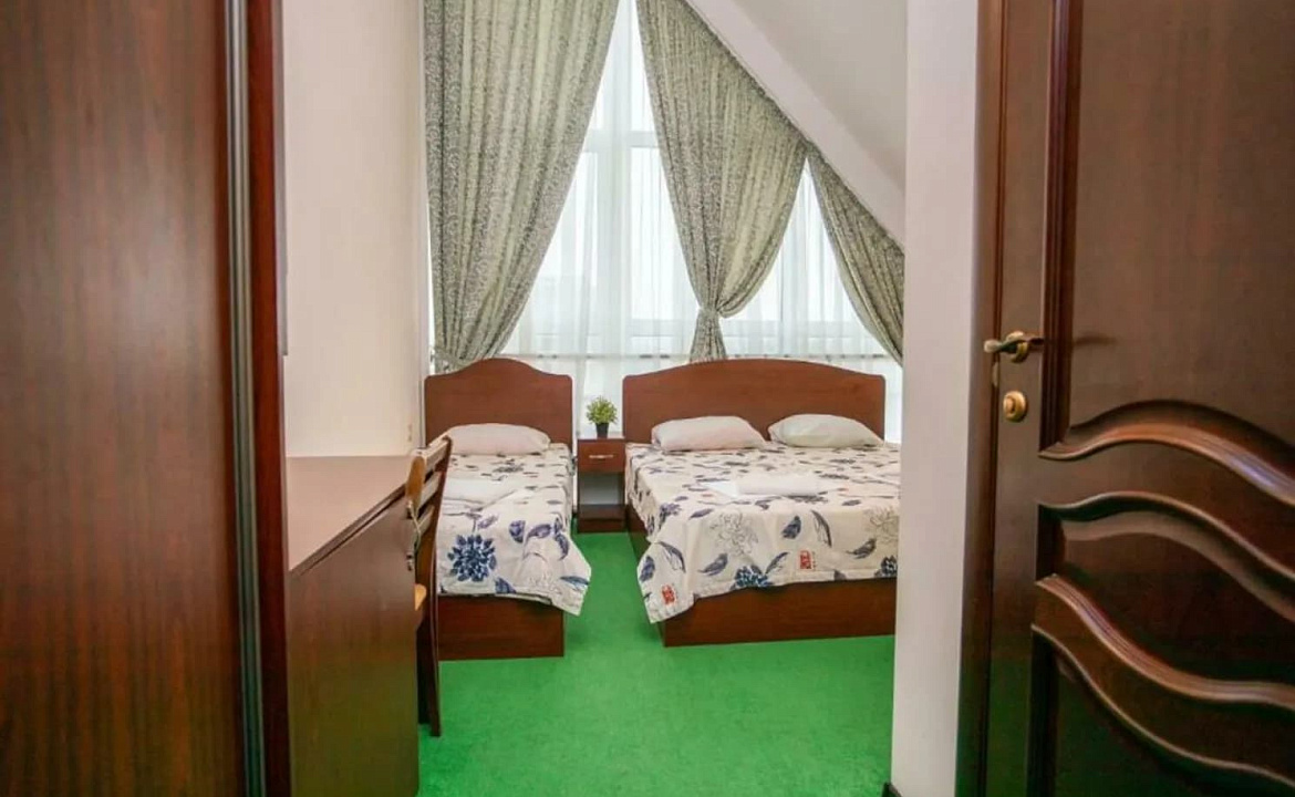 Трёхместный номер бюджетный. Отель Золотые барханы . Витязево