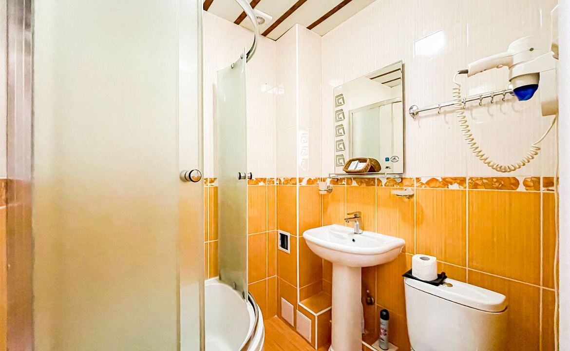 Стандарт 4-х местный (без балкона). Anzhelina Family Hotel. Витязево