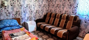 ОТДЕЛЬНЫЙ 2-х комнатный ДОМИК со всеми удобствами  (семь спальных мест)!  МОРЕ напротив! 