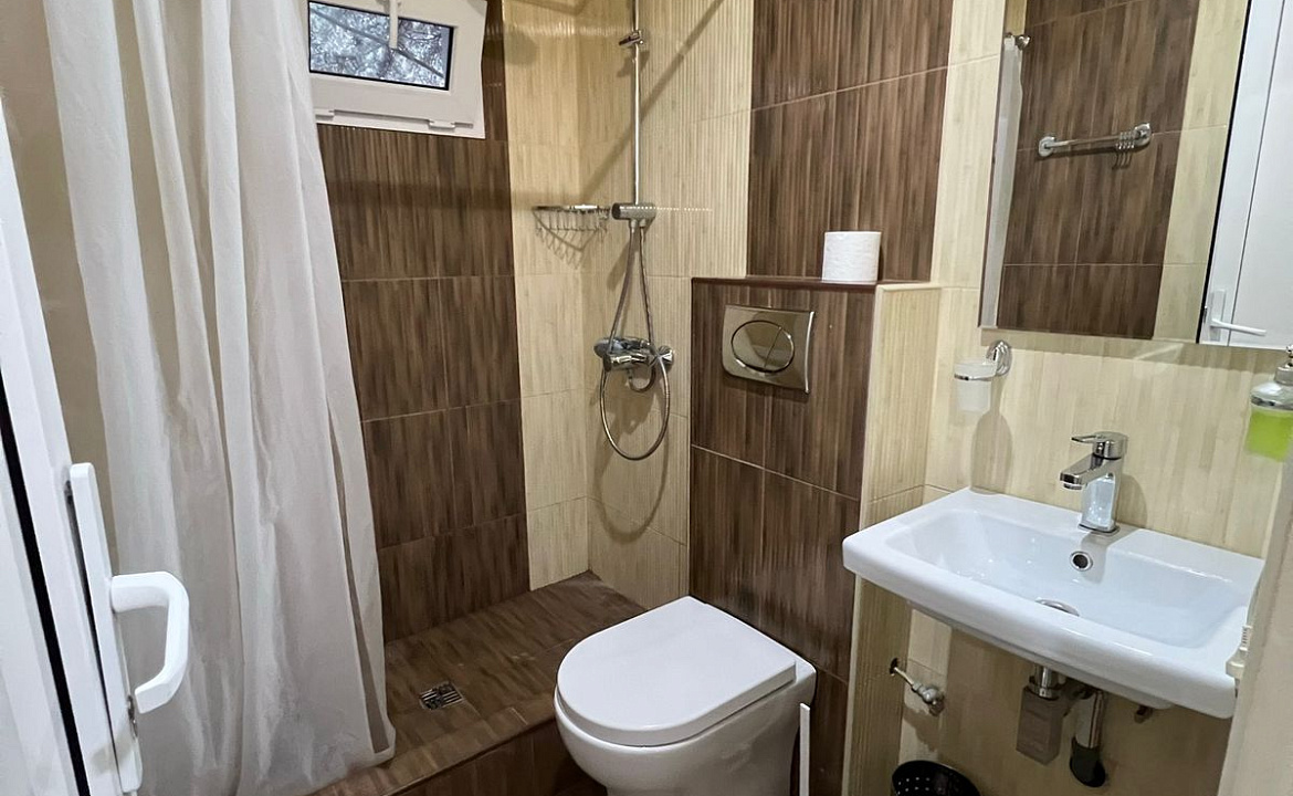 Трёхместный люкс. Частный сектор Ул калараш 77. Лазаревское