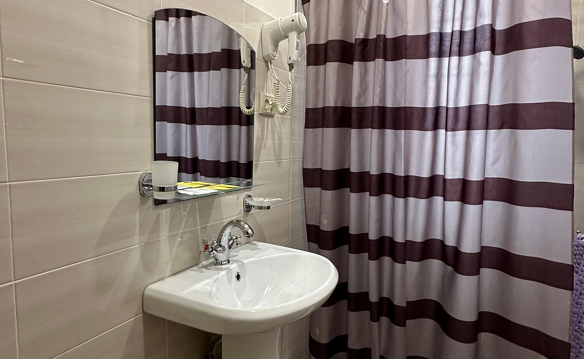 3 местный с удобствами. Гостиница Гагра. Гагра