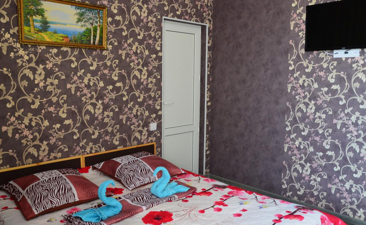 2-х, 3-х, 4-х, местные без балкона. Гостевой дом «УЮТ» - Солоники. Солоники