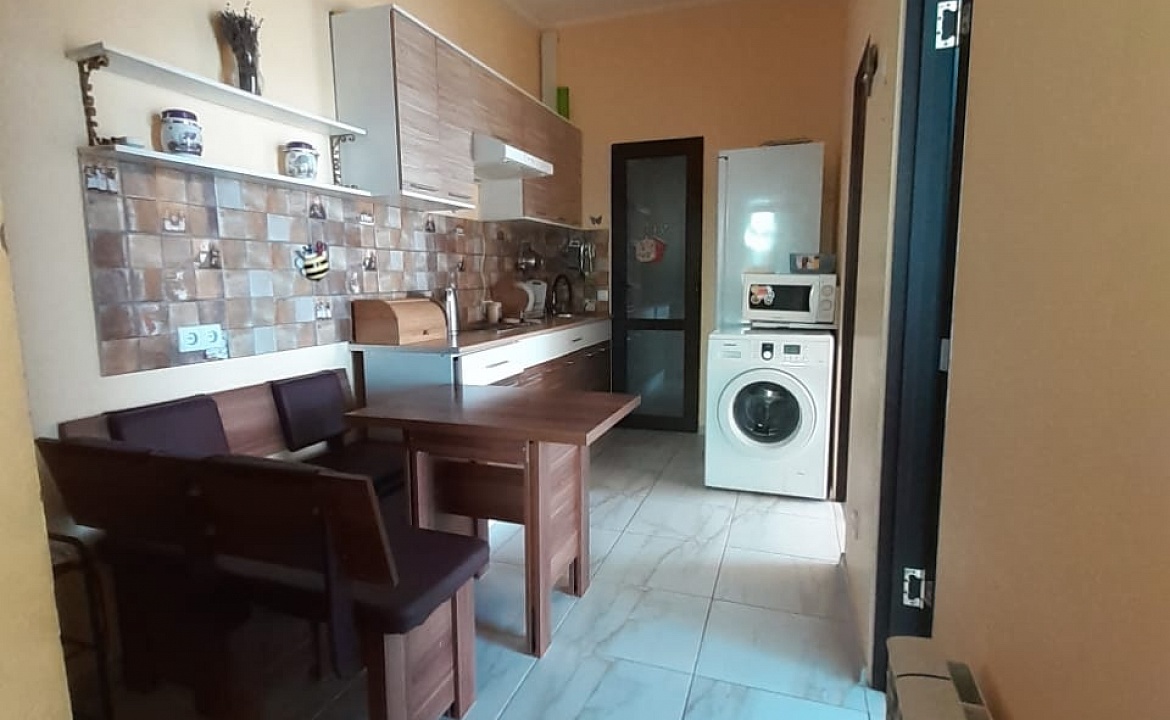 Двухкомнатные апартаменты с видом на море и горы Ай Петри. Гостевой дом на Маратовской. Гаспра