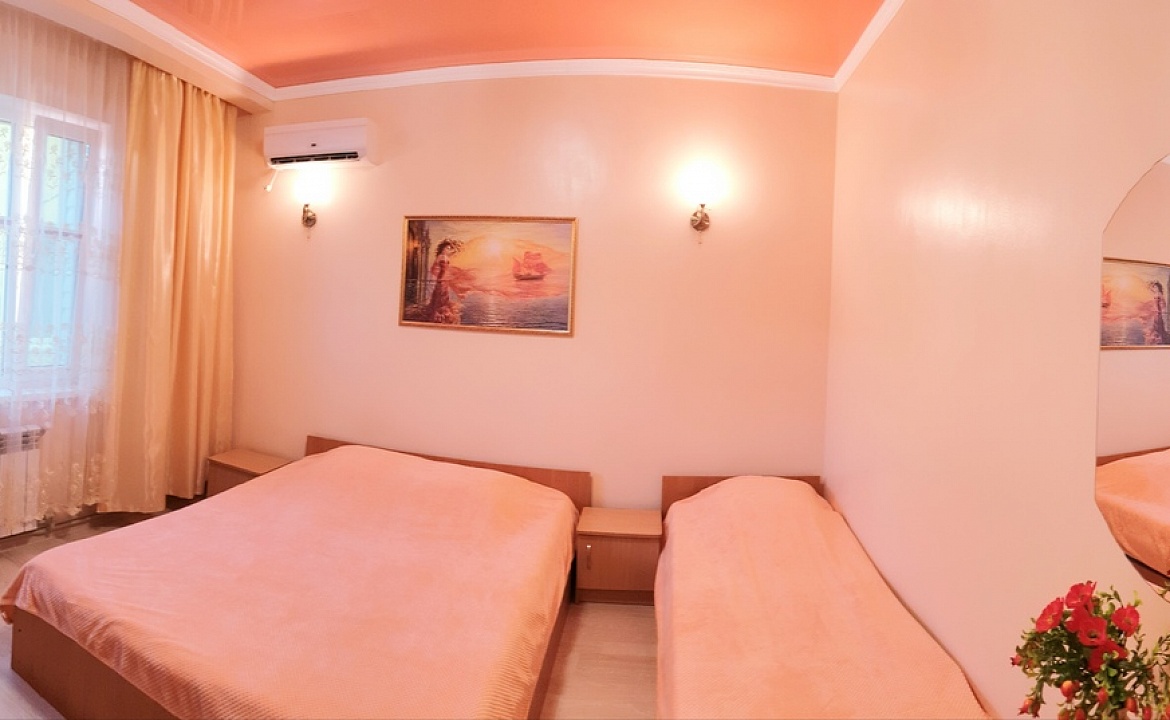 3-МЕСТНЫЙ КОМФОРТ №1. Гостевой дом "МоревдоМ". Коктебель