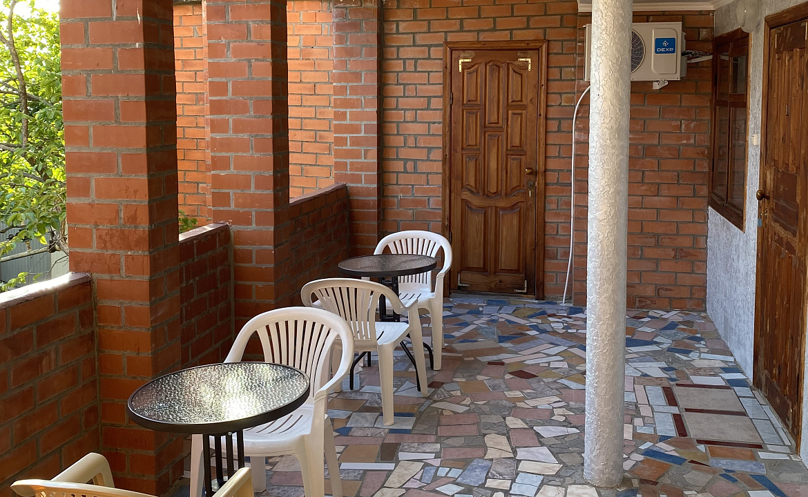 Трёхместный номер «Эконом» класса. Частный сектор Анастасия на Айвазовского 7. Лазаревское