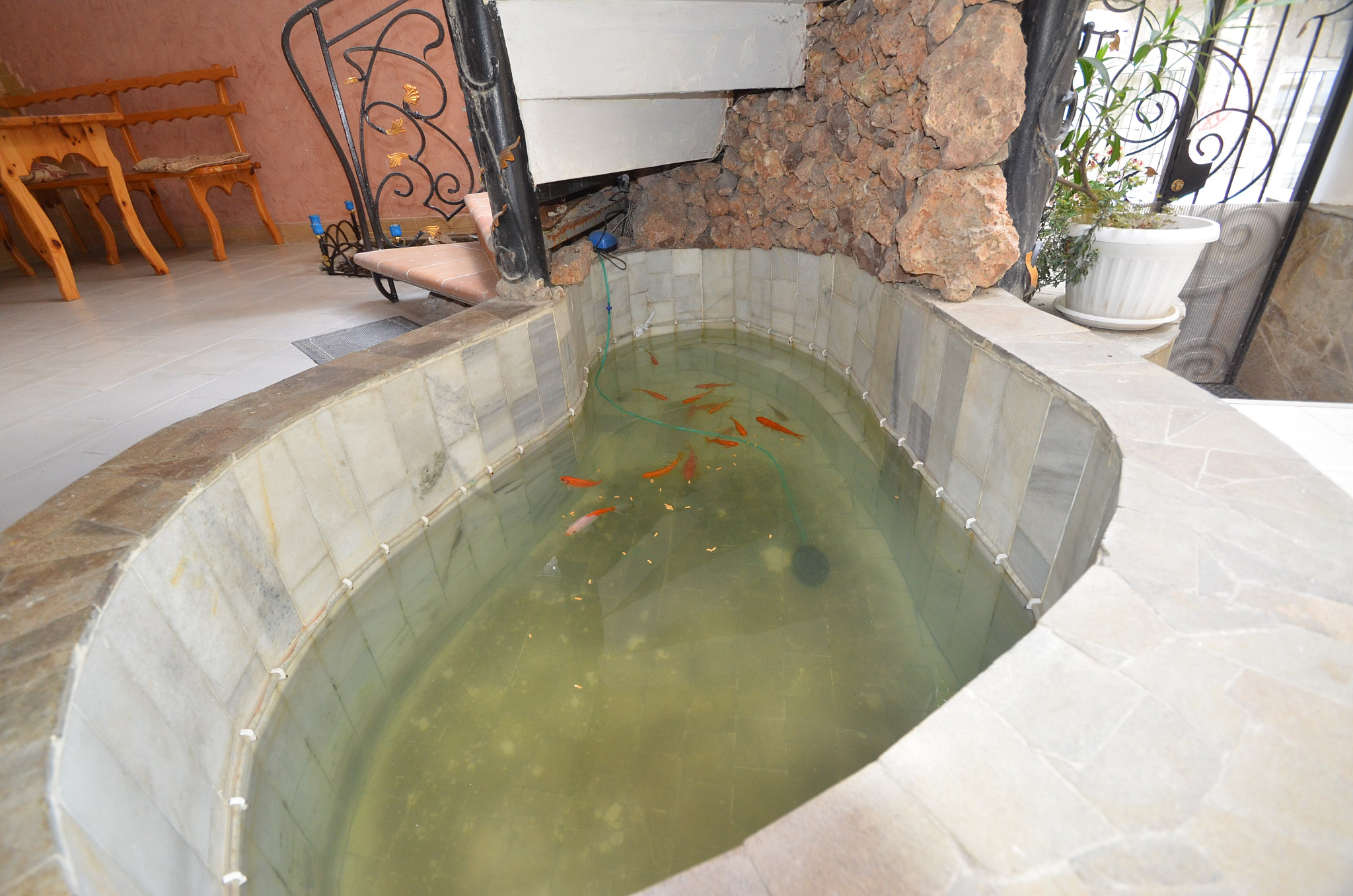 . Гостевой дом частный "Мид". Ялта