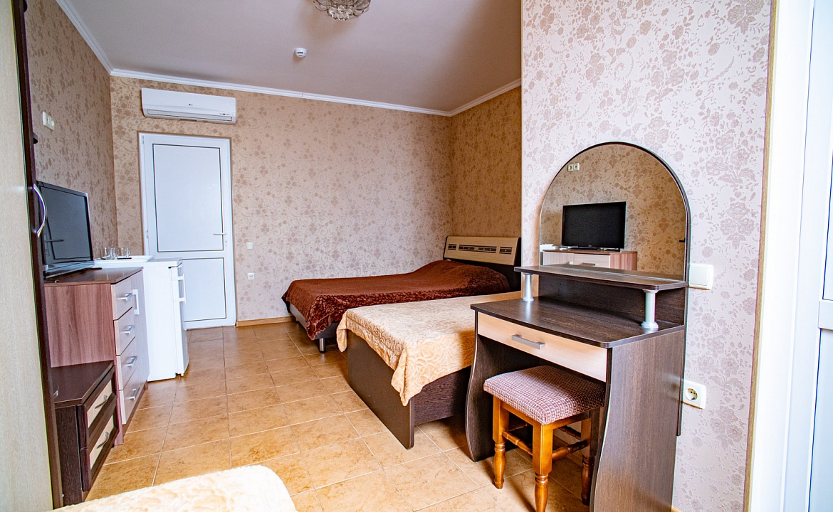 4-х местный Стандарт-комфорт с доп. местом. Отель "Калараш 17а". Лазаревское