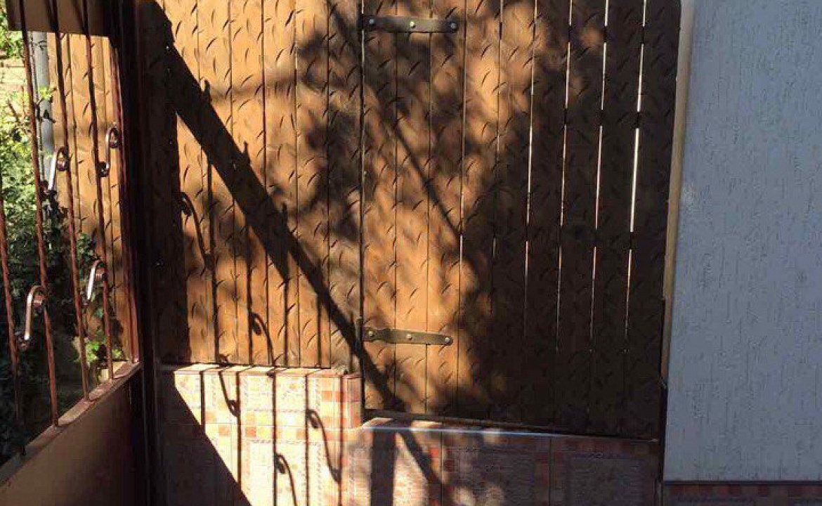 3-x местный номер с отдельным входом и своим маленьким двориком. Вилла Bellavista. Орджоникидзе