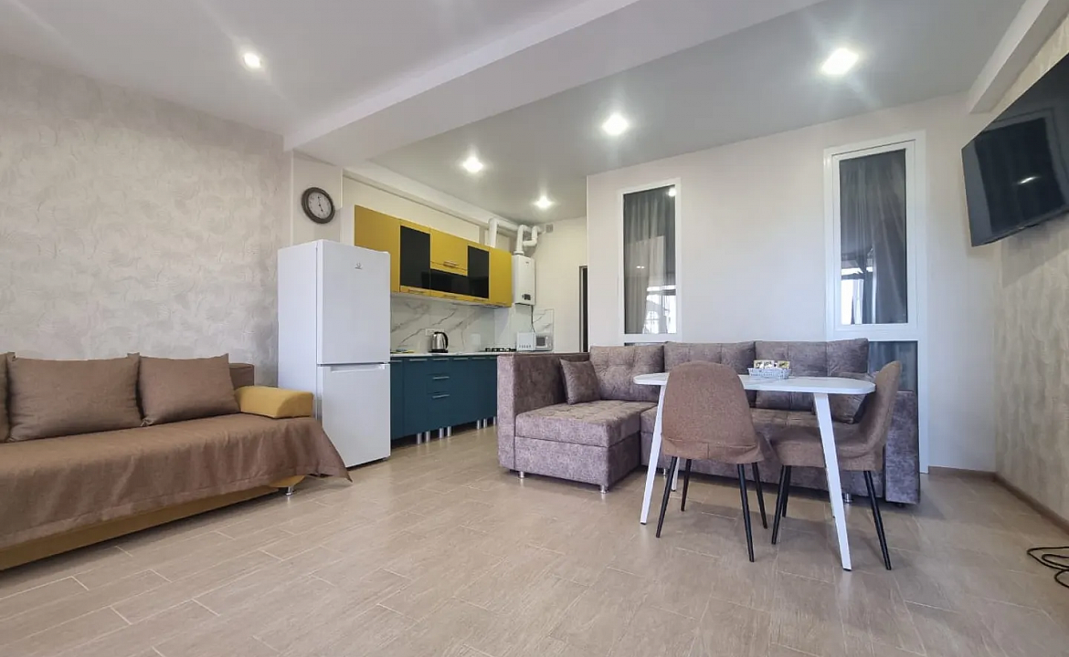 Deluxe Apartment ЖК Санни Хилл с собственным двориком. Апартаменты Deluxe ЖК Санни Хилл. Адлер