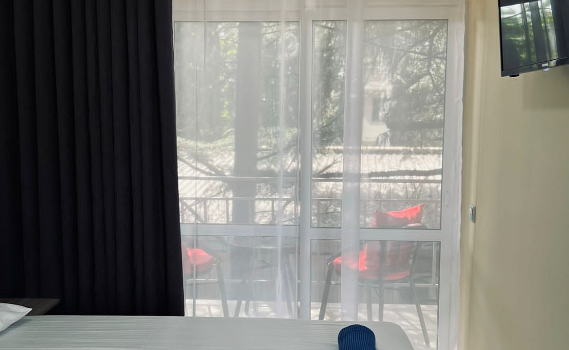 Трёхместный люкс. Частный сектор Ул калараш 77. Лазаревское