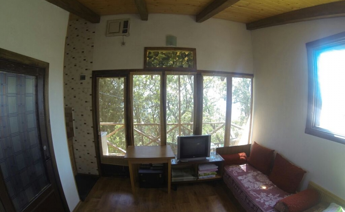 Номер «На дубах». Гостевой дом ПОНИЗОВКА. Понизовка