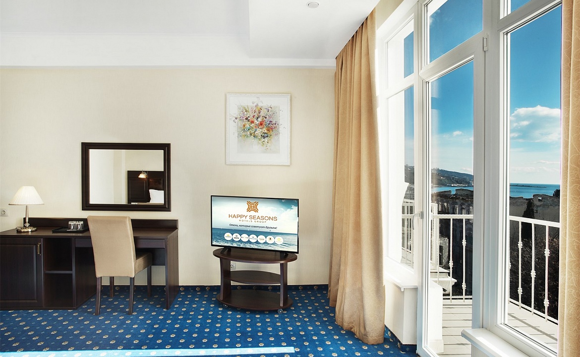 De Luxe. Отель "Бристоль". Ялта