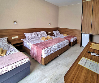 4-местный Комфорт с индивидуальным балконом. Гостевой дом "Одиссей" - Кабардинка. 