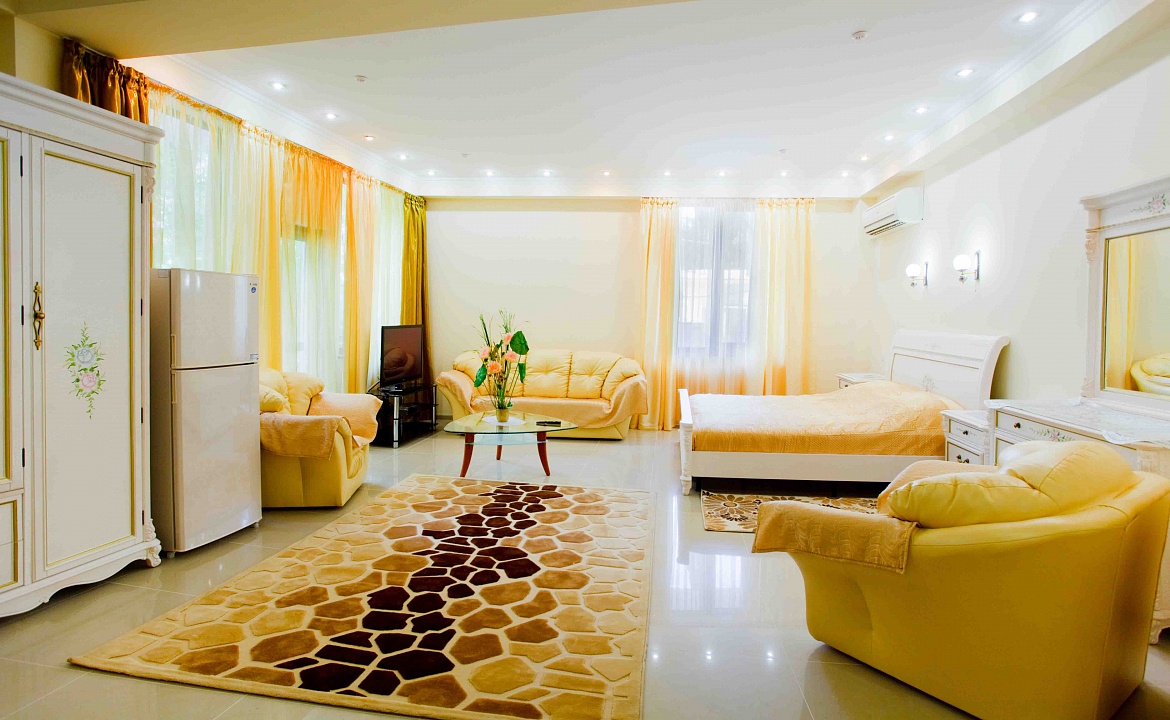 Полулюкс № 21. Отель Славянский Альянс. Ялта