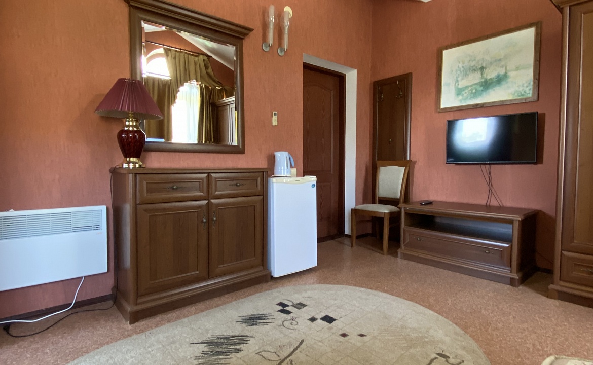 Полулюкс с балконом. Вилла "Ренессанс". Кореиз