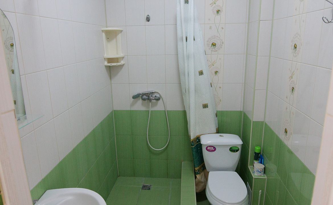 Апартаменты на 4-х человек с балконом. Гостевой дом "МЕЛИС". Дивноморское