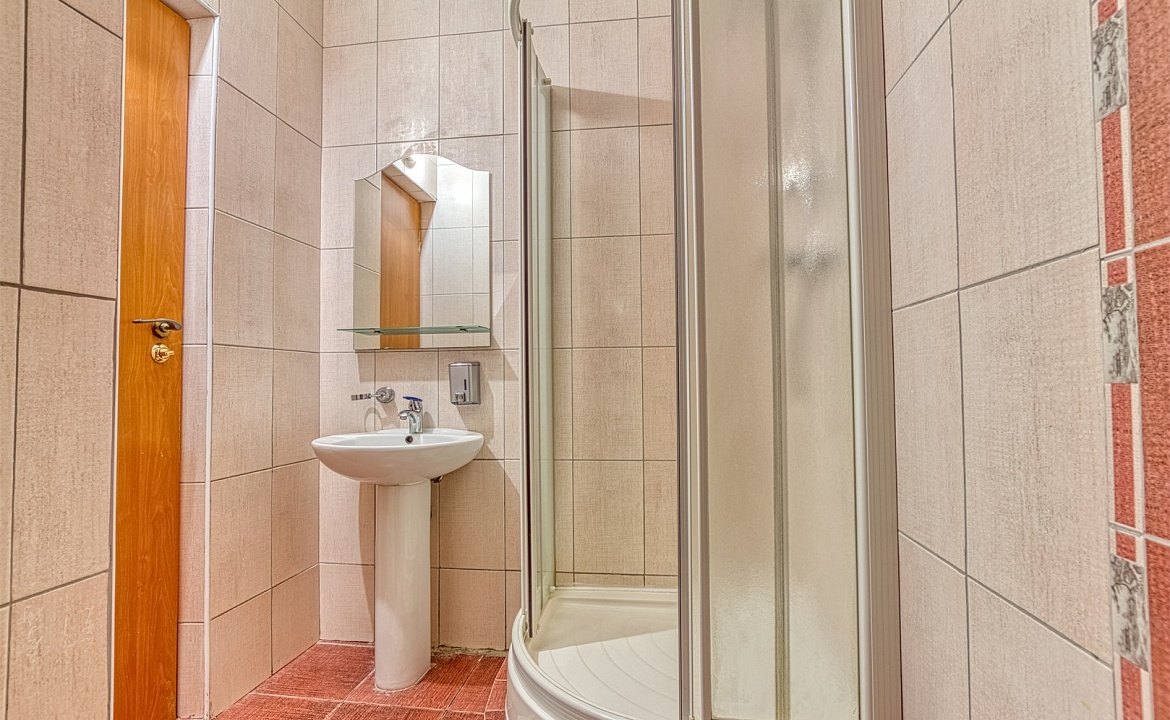 Комфорт (вид на горы). Отель «Интер». Утёс Комфорт (вид на горы). Отель «Интер». Утёс