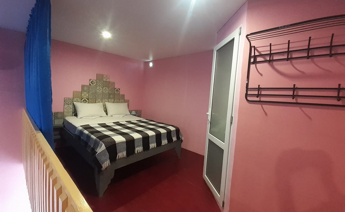 Дуплекс . "Бунгало". Пицунда