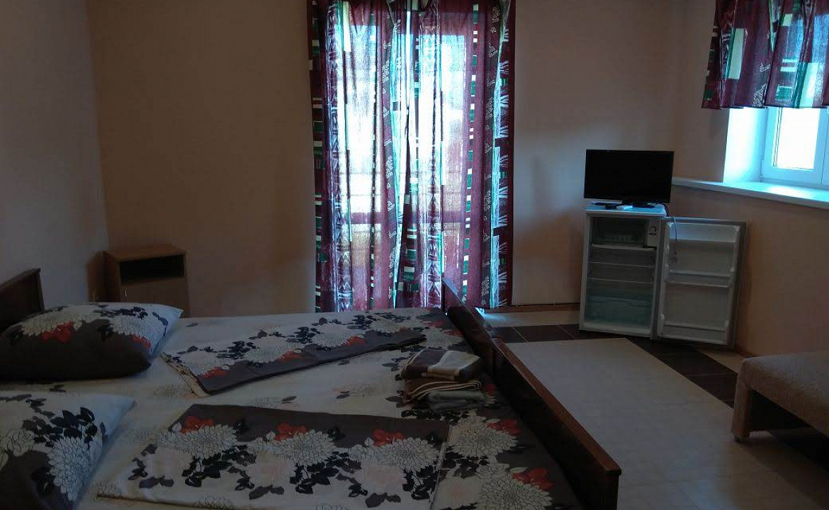 3-х местный «Стандарт». Гостевой дом «Ларимар». Береговое