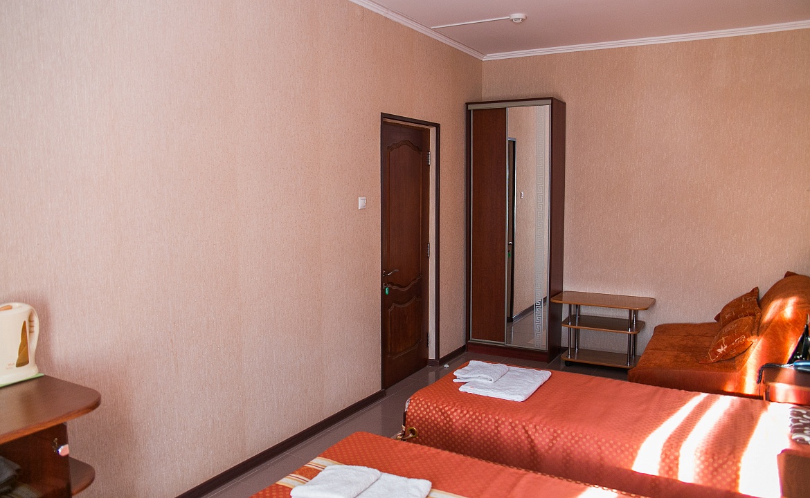 ДВУХКОМНАТНЫЙ. Гостиница "Южная ночь"      . Джубга