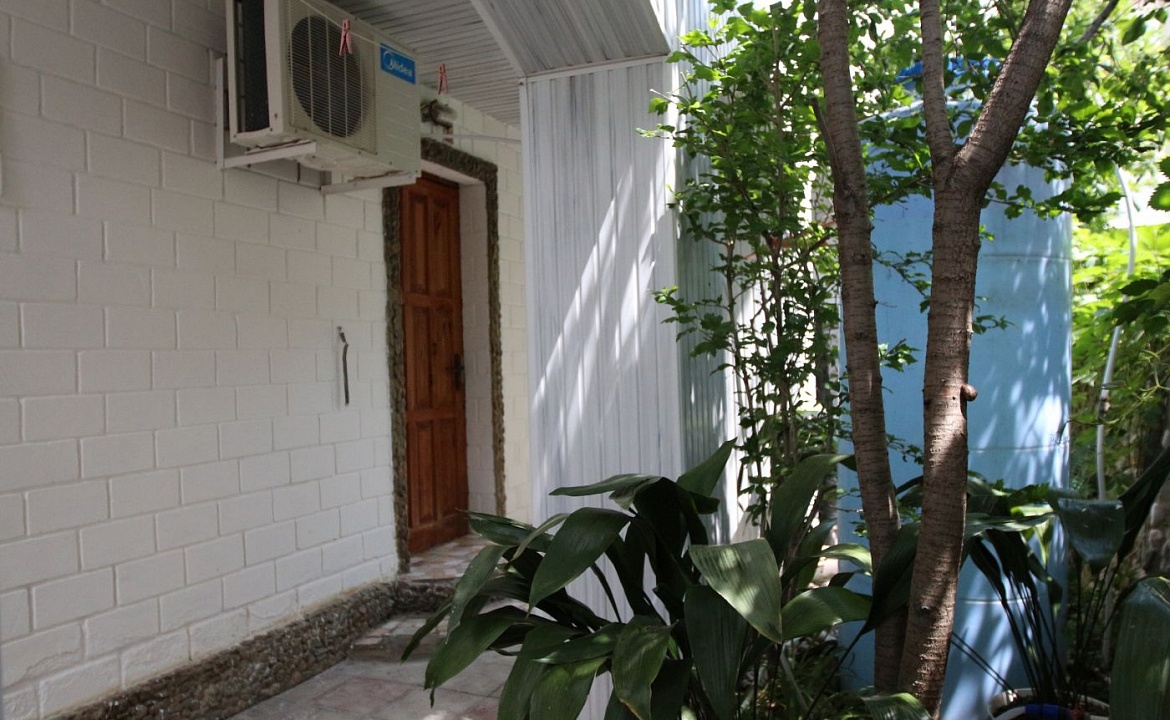 Двухкомнатный 4-х местный на 1-м этаже. Гостевой дом Гостевой дом "Спортлото-82".. Коктебель