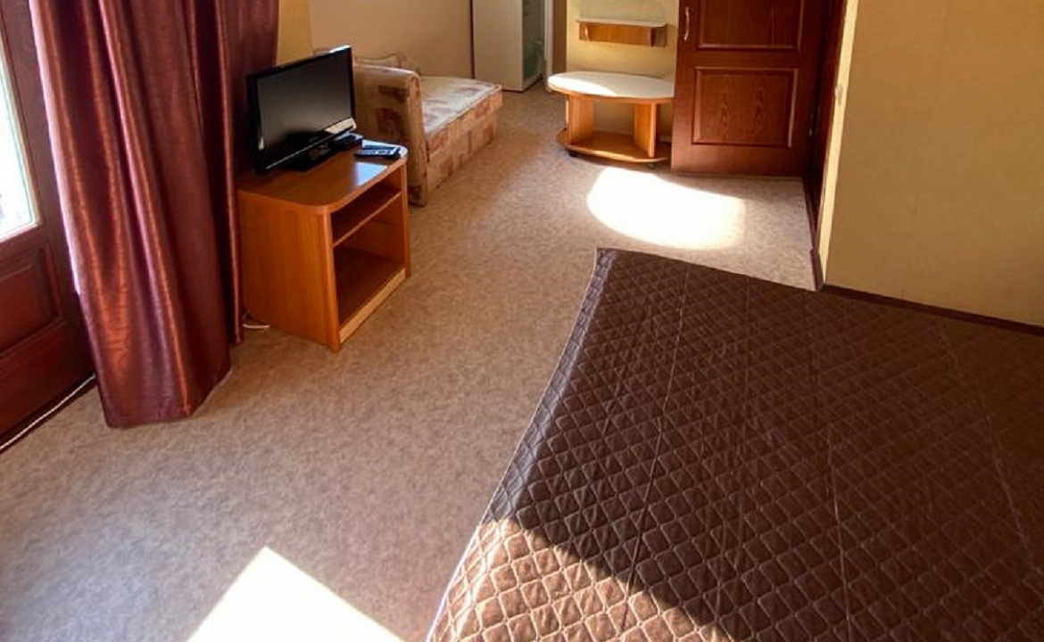 Полулюкс 4х местный. Вилла "Ренессанс". Кореиз