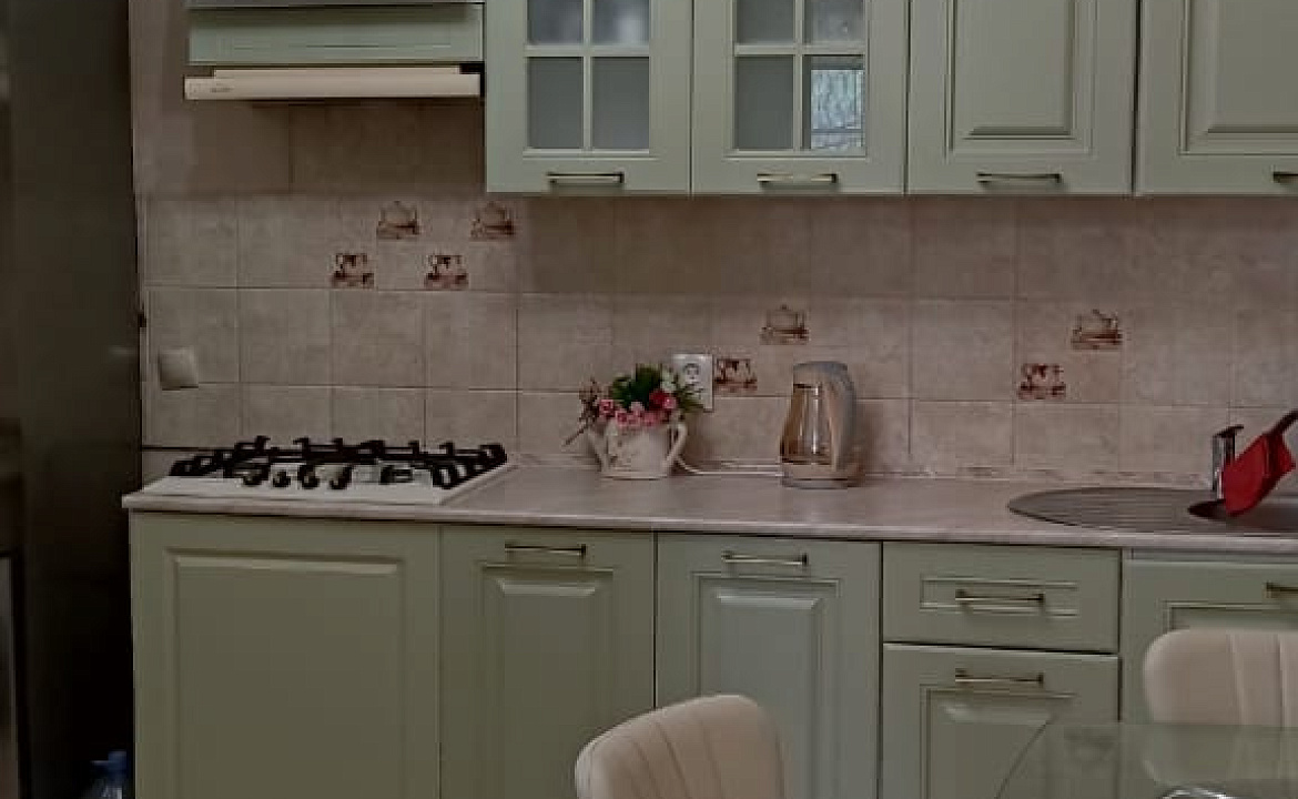 Четырёхместный люкс с кухней. "Брио" частный сектор. Геленджик