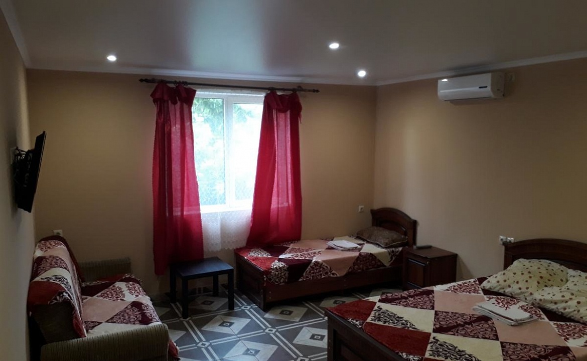 ЧЕТЫРЕХМЕСТНЫЙ ПРЕМИУМ. Отель "Берег"       . Джубга