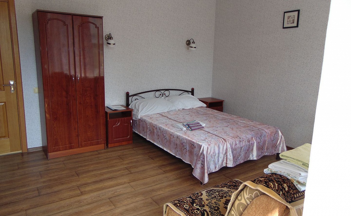 Трехместный номер-студия 