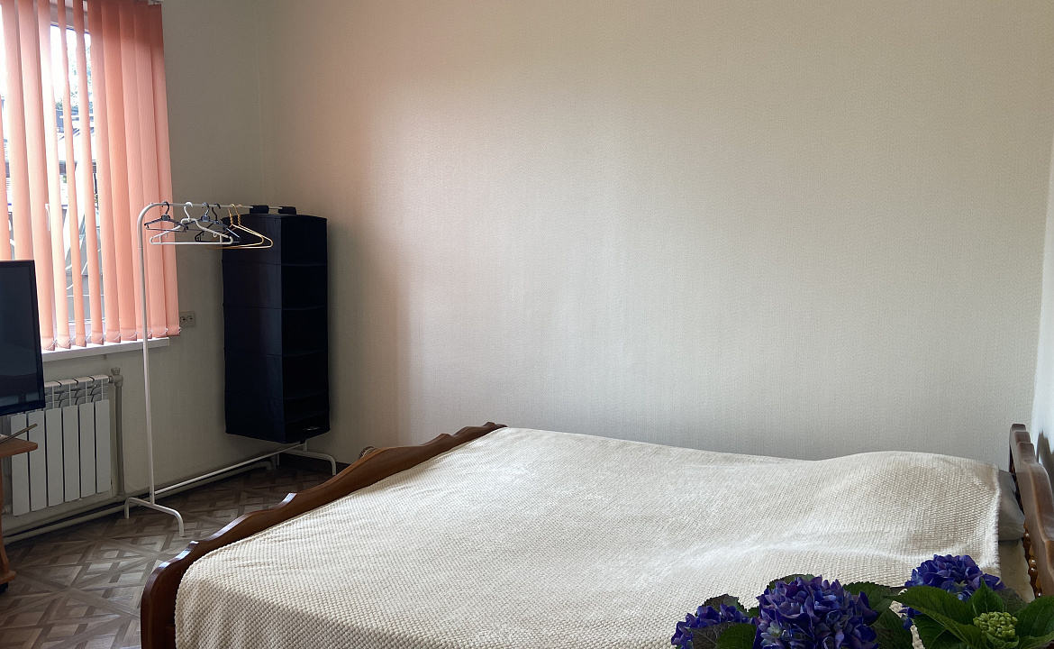 Семейный номер. Гостевой дом Надежда в Гаграх. Гагра