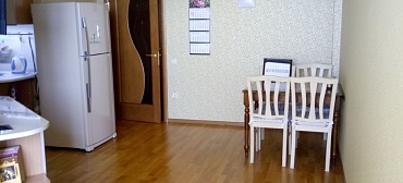 Сдам 2х комнатную р-н Светлана посуточно