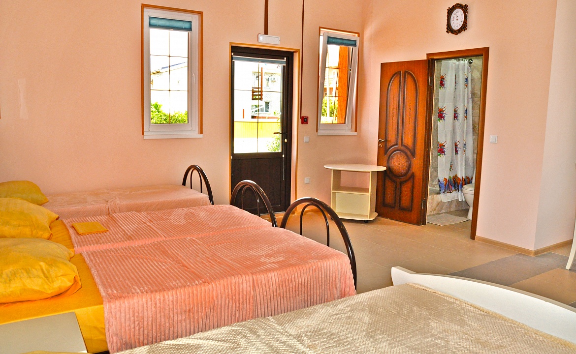 5-ти местный номер люкс. Гостевой дом Надежда - Витязево. Витязево 5-ти местный номер люкс. Гостевой дом Надежда - Витязево. Витязево