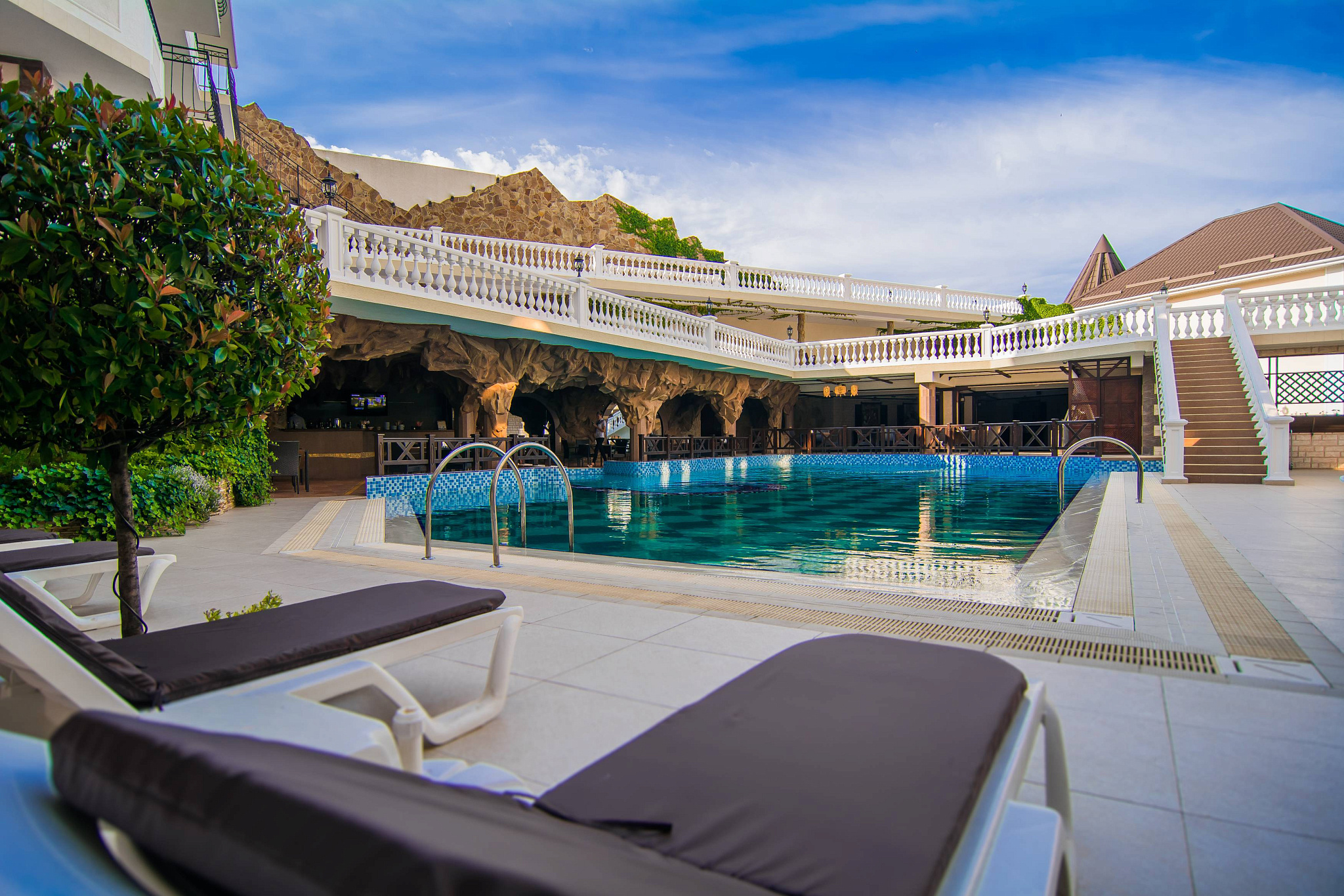 . Отель «Камелот». Малореченское