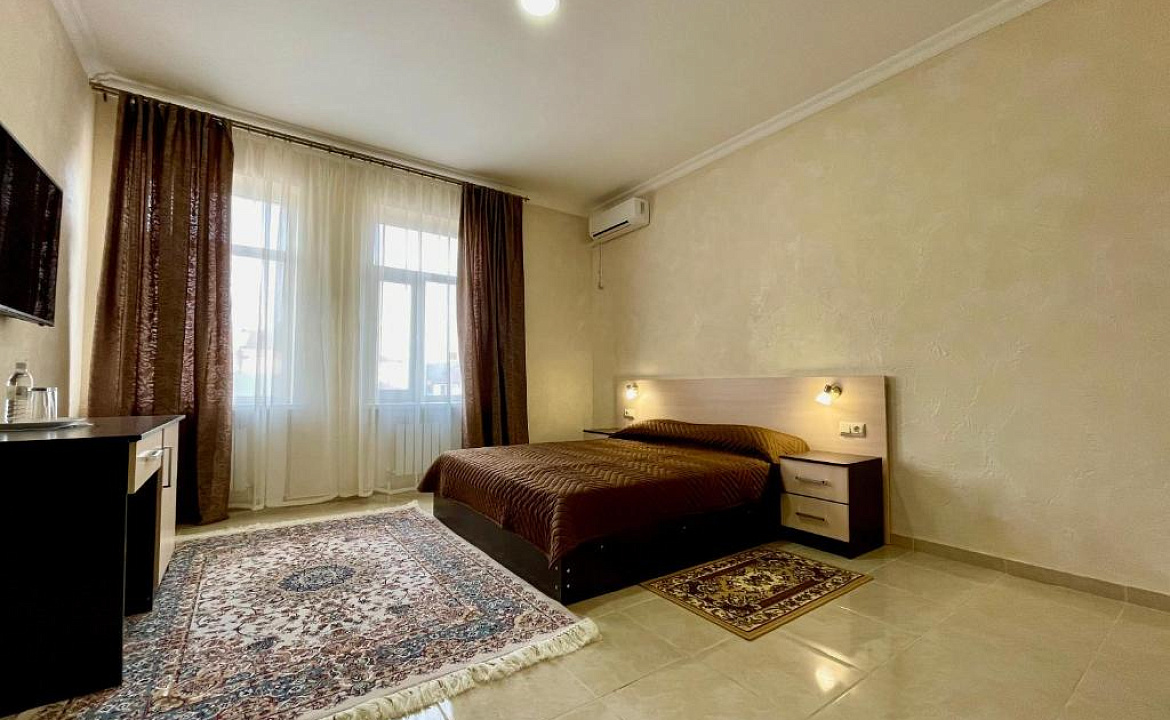 Улучшенный двухместный. Отель MONAKO. Кабардинка