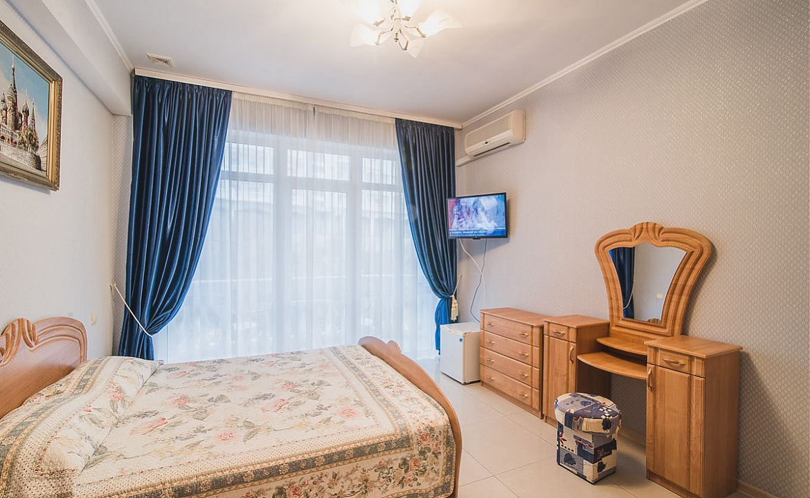 Комфорт (вид на горы). Hotel & Osteophaty center "Lotus". Утёс